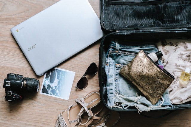 Travel suitcase